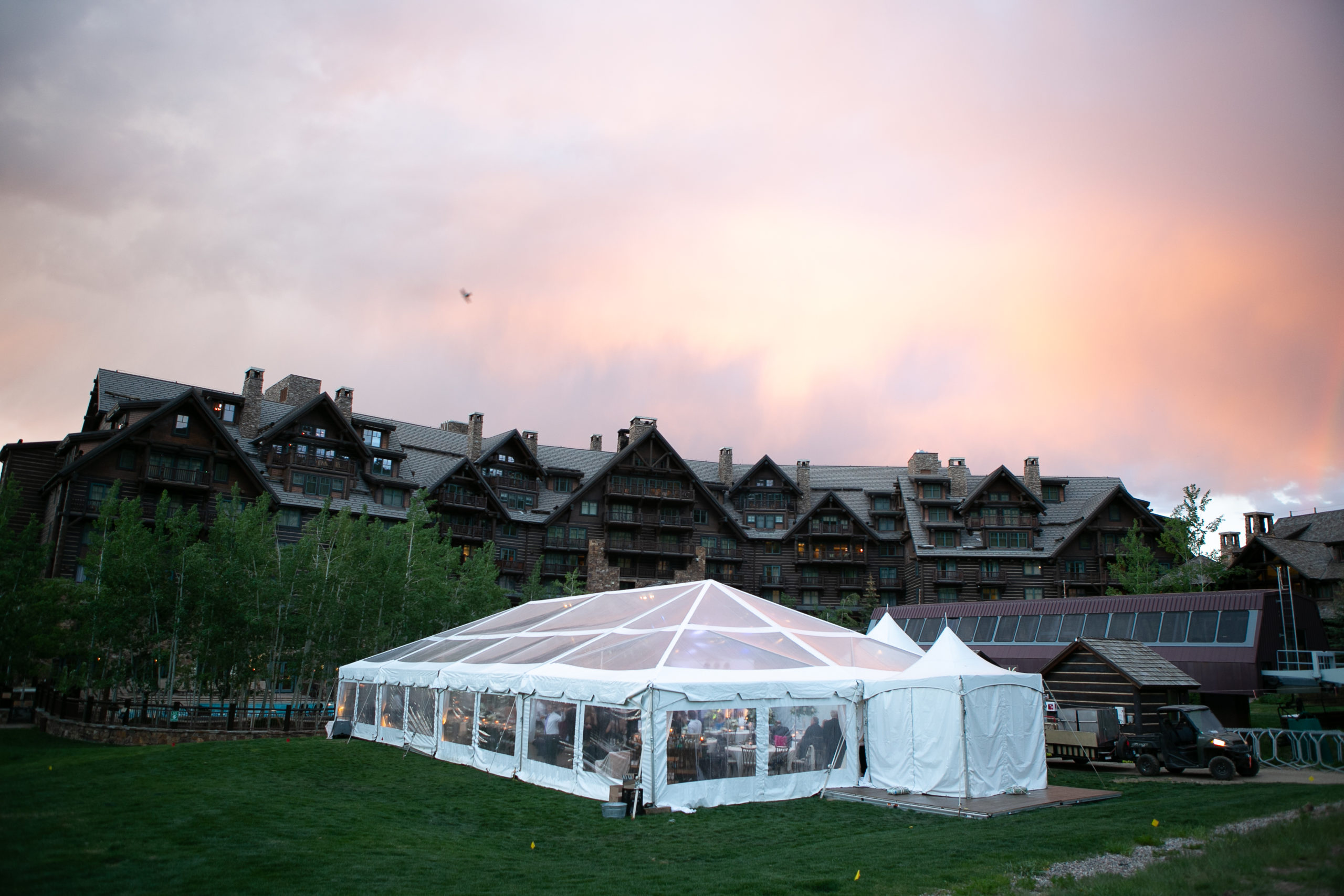 Colorado outdoor wedding in a tent